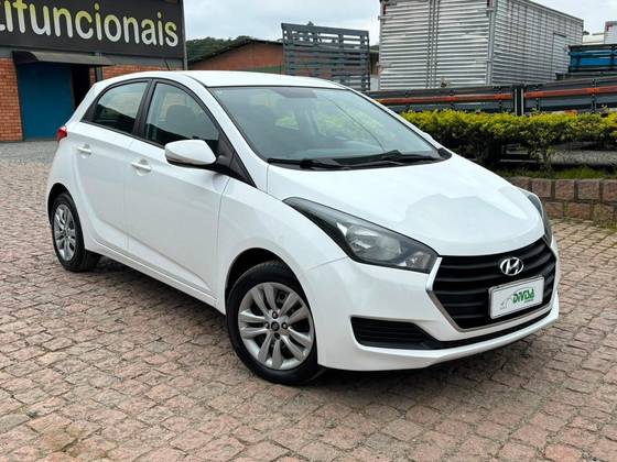 HYUNDAI HB20 1.0 COMFORT STYLE 12V FLEX 4P MANUAL HYUNDAI HB20 1.0 COMFORT STYLE 12V FLEX 4P MANUAL